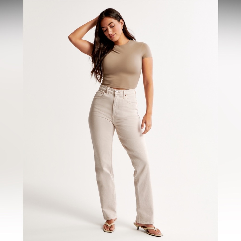 Abercrombie & Fitch The 90s Straight Ultra High Rise Stone Cream Denim Jeans